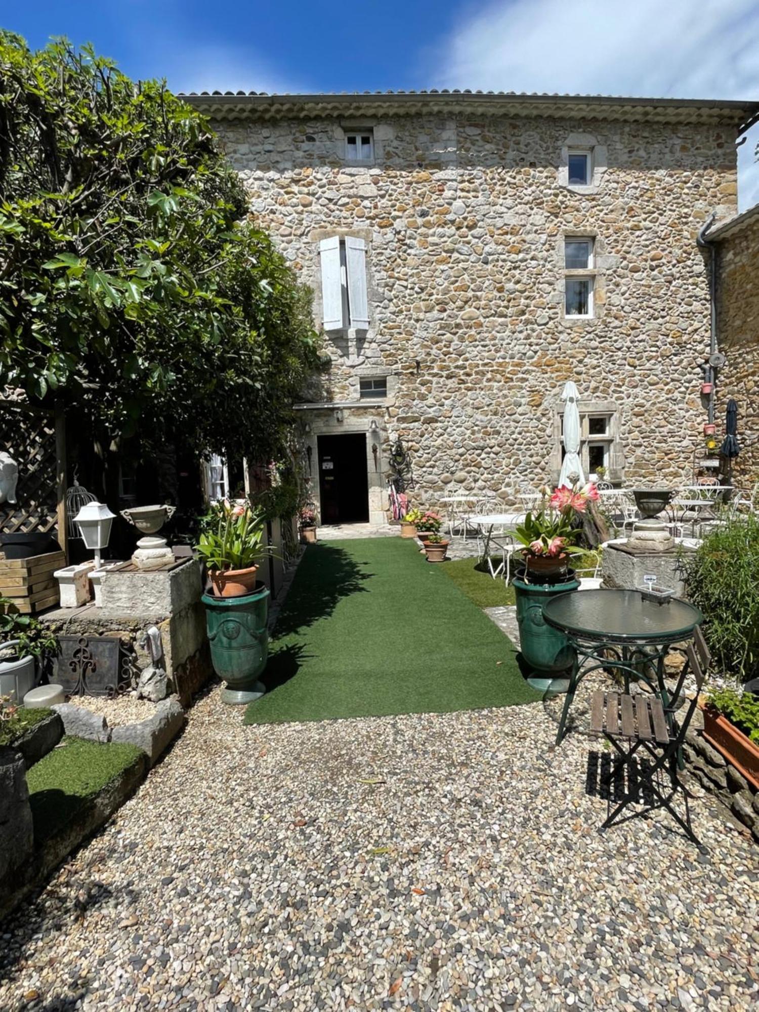 Le Manoir Du Raveyron Vallon-Pont-dʼArc Exterior foto